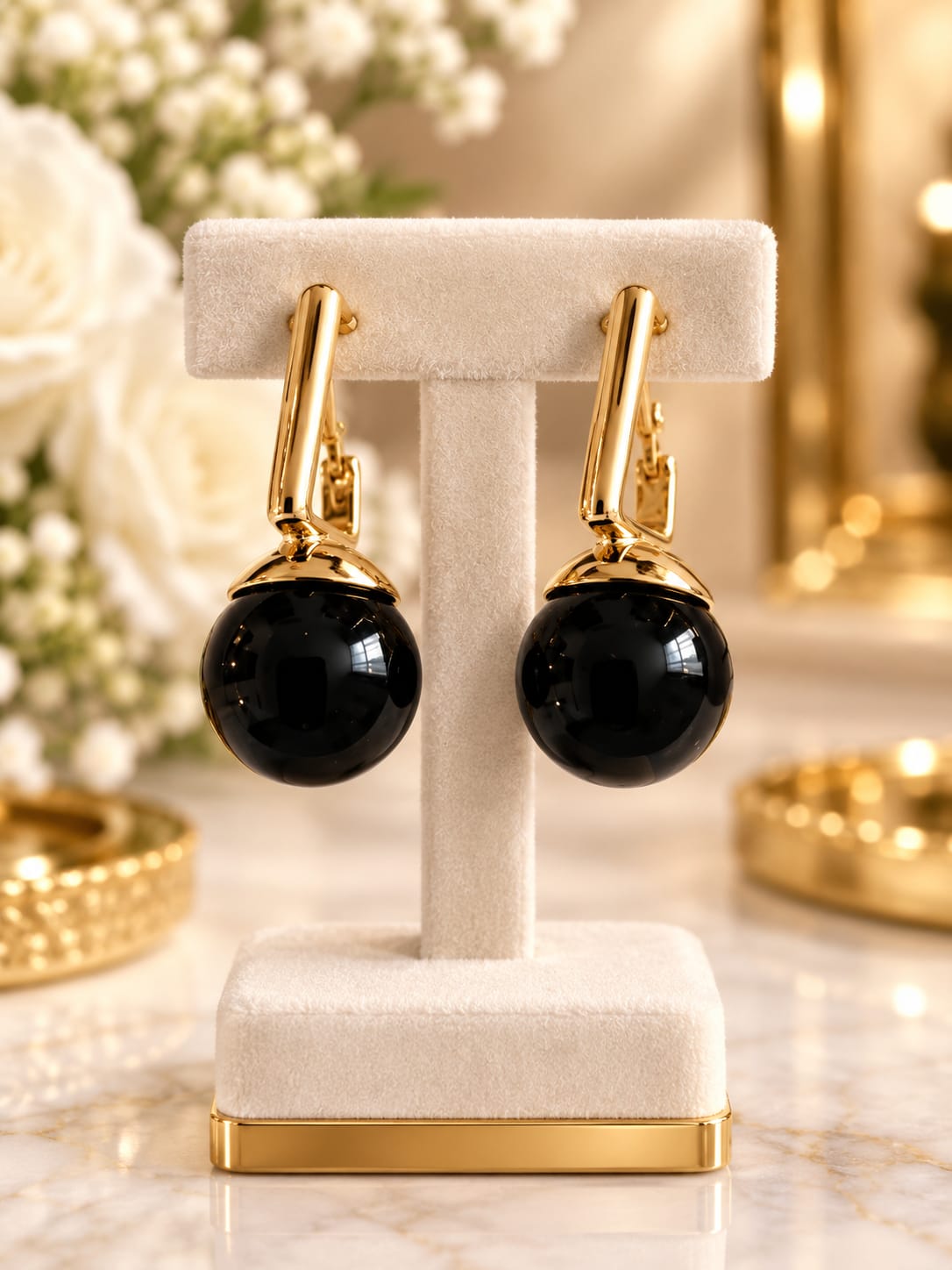BOUCLES D OREILLES NOIRES TRES CHICS