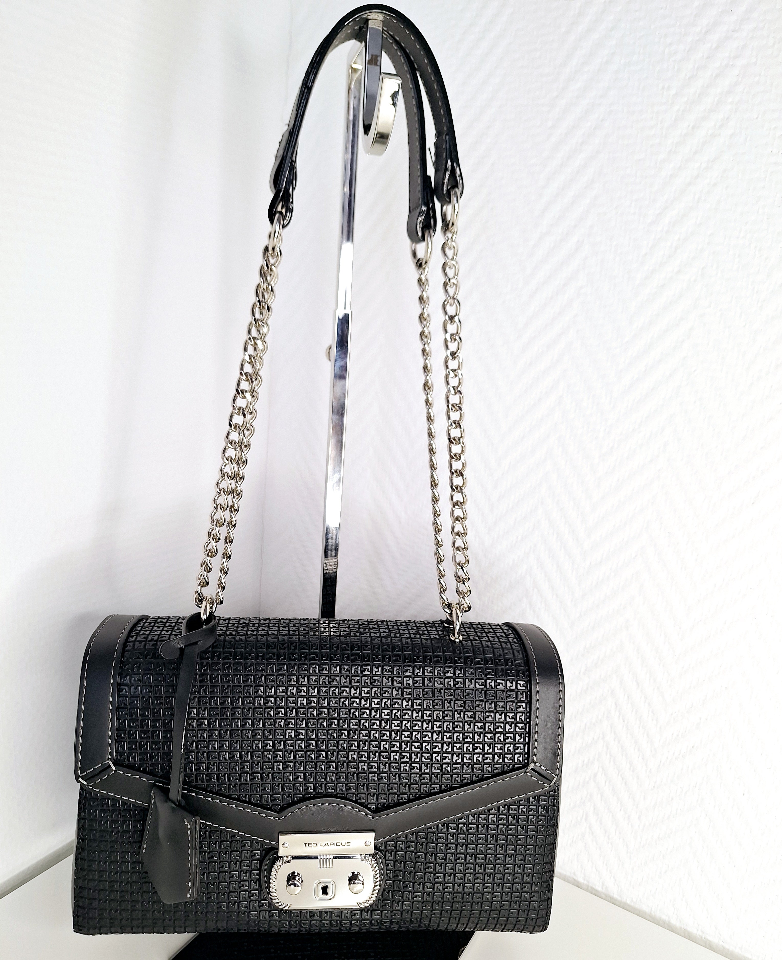 Sac Ted Lapidus noir carré avec chaine