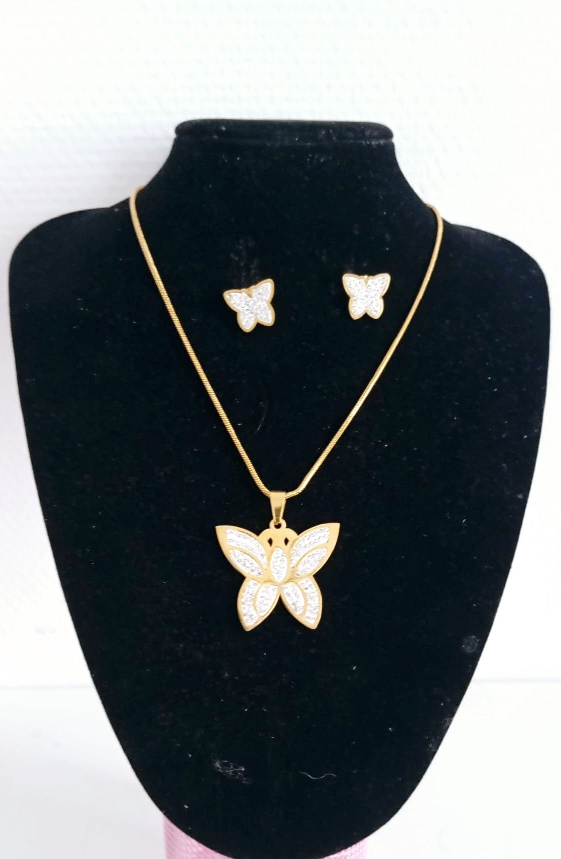 Ensemble Bijoux en Acier Inoxydable, Boucles d'oreilles et Chaine , Décoré de Papillons Blancs