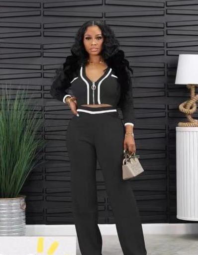 Ensemble Pantalon Pull Noir Orné De Blanc