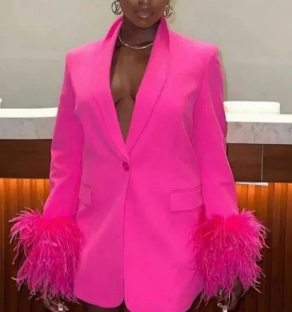 Ensemble Tailleur Pantalon  Rose ,longue Manches Ornée De Plumes Au Bout Des Manches