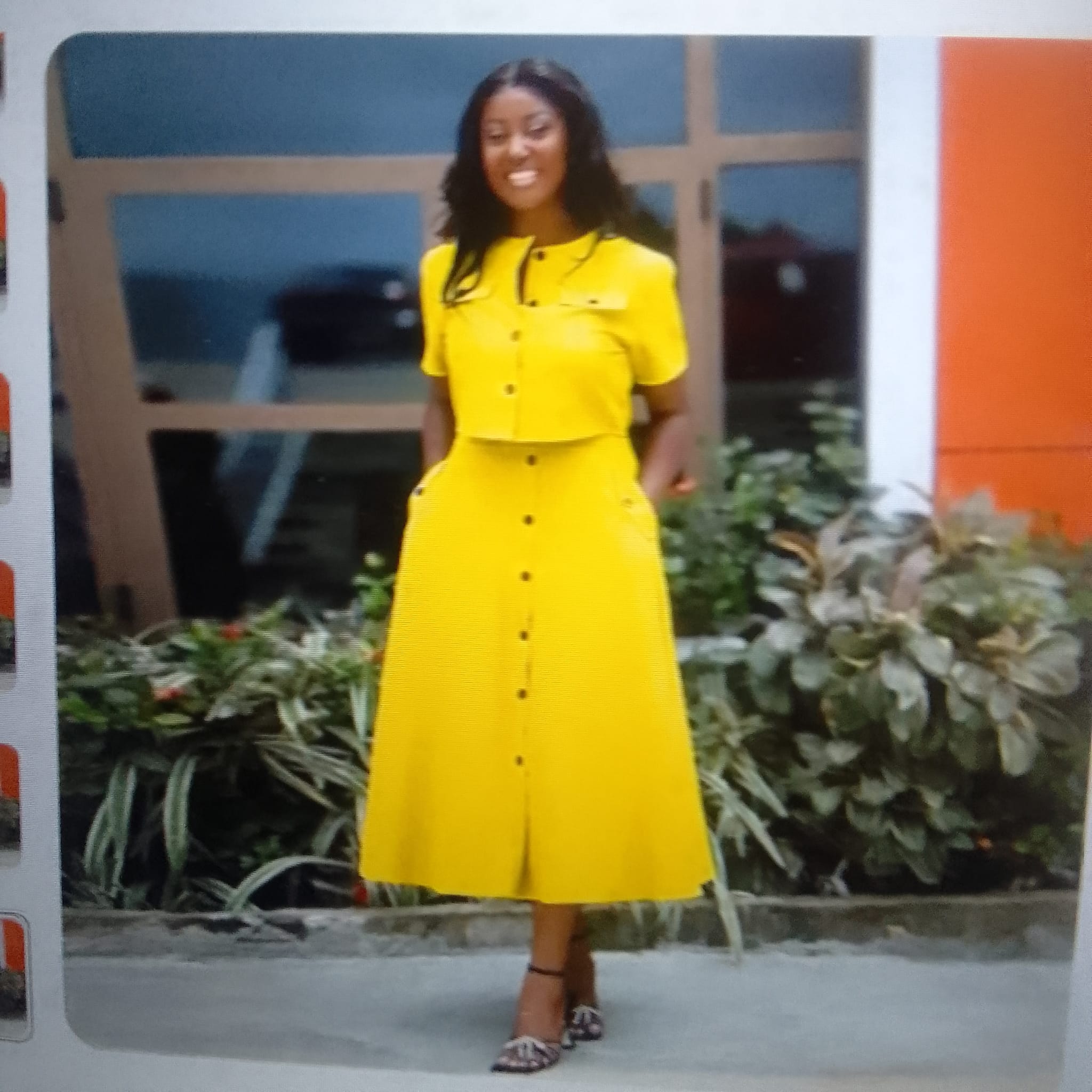 Ensemble Jupe jaune fluo, Longues et Evasée, Taille Haute