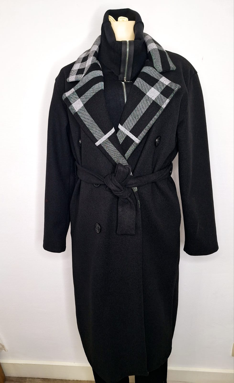 Manteau Noir taille Unique , Col Carrelé , Taille Unique
