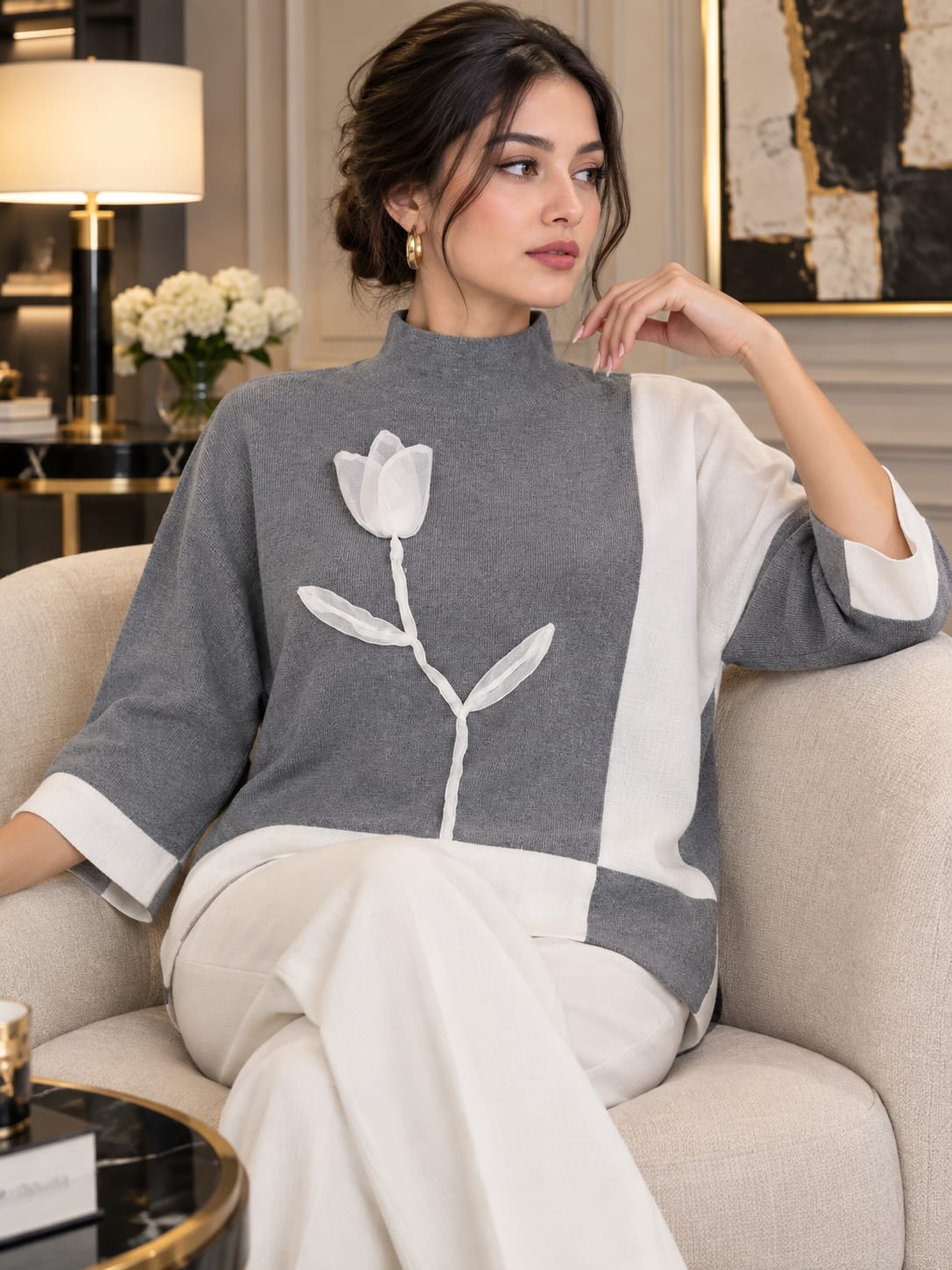 Pull gris orné de blanc ,manches 3/4, taille unique