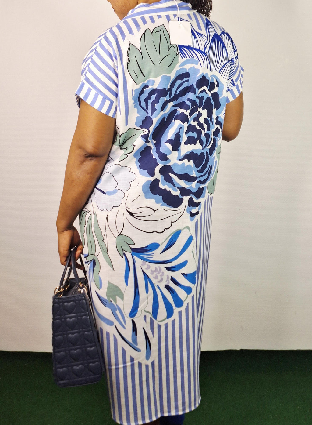 Robe Droite  Bleu Deux Tons , Ornée De Fleurs Et De Rayures, Courtes Manches ,Taille Unique