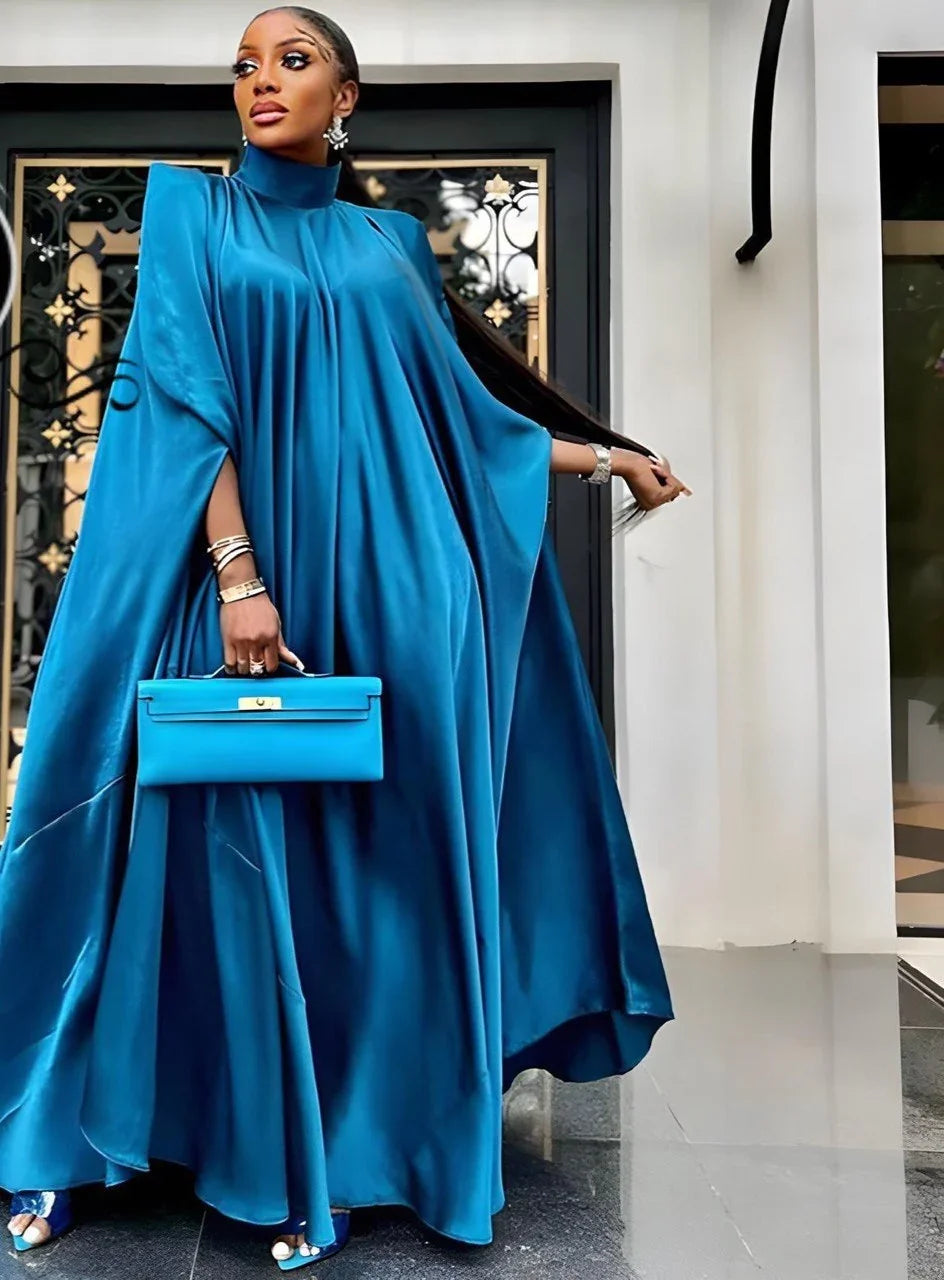Grande Robe De Soirée Bleu; en satin